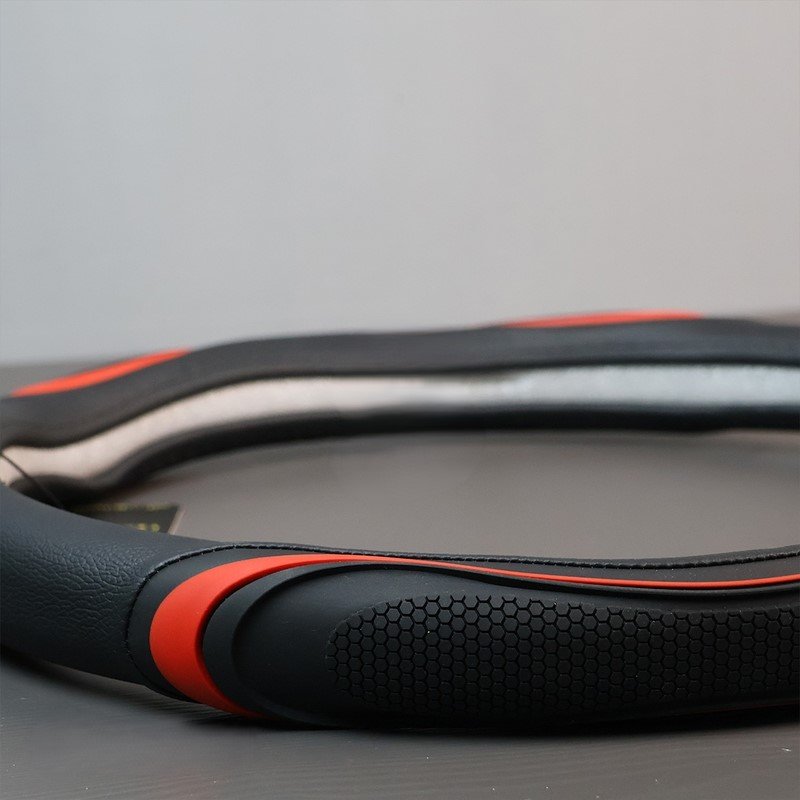 Car Steering Wheel Cover Leather – Anti Slip Comfortable Steering Cover Universal Fit | কার স্টিয়ারিং হুইল কভার লেদার – অ্যান্টি স্লিপ আরামদায়ক স্টিয়ারিং কভার - Image 3