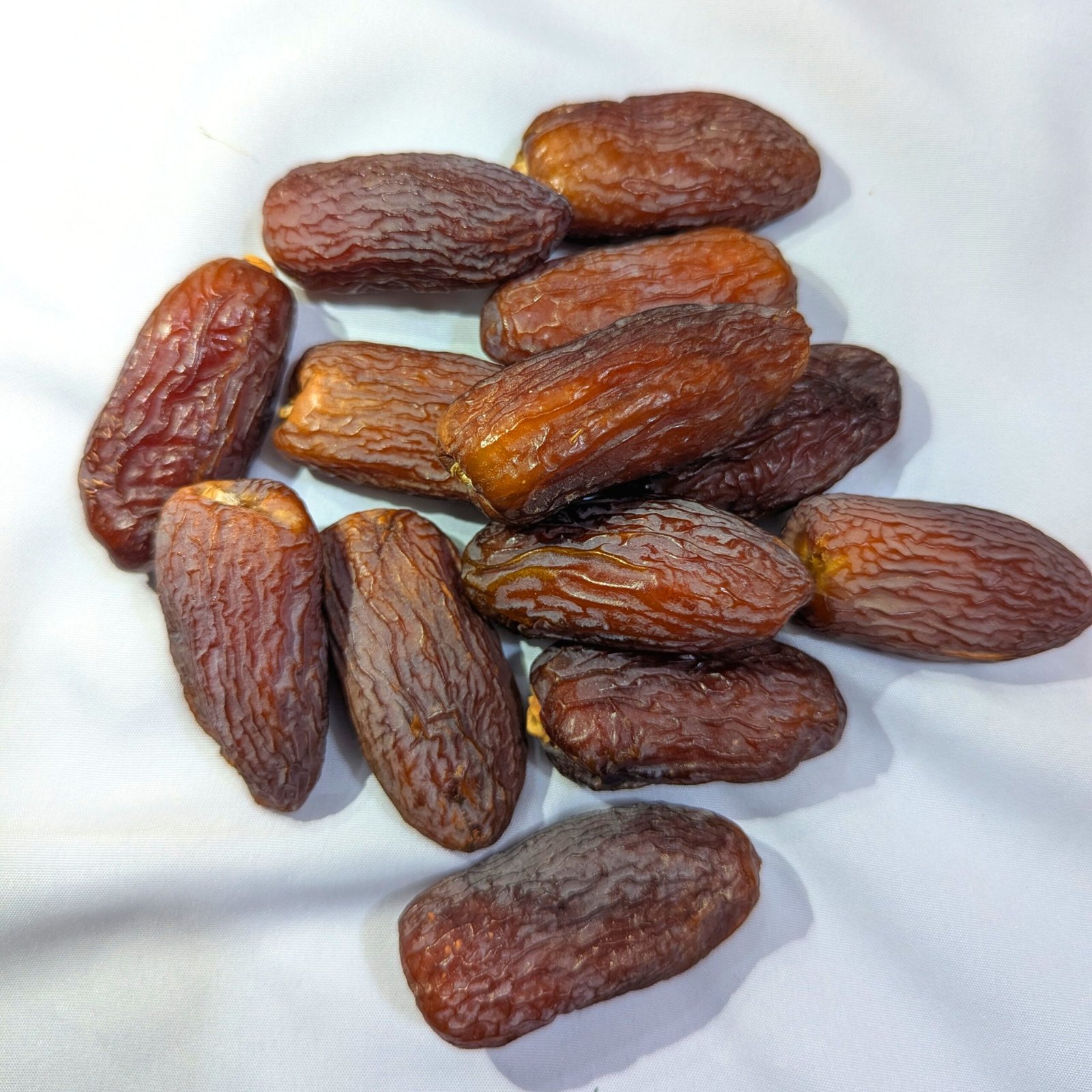 Premium VIP Medjool Dates – Fresh & Jumbo Ramadan Special Dates | প্রিমিয়াম VIP মেদজুল খেজুর – রমজান স্পেশাল সুস্বাদু ও স্বাস্থ্যকর খেজুর - Image 4
