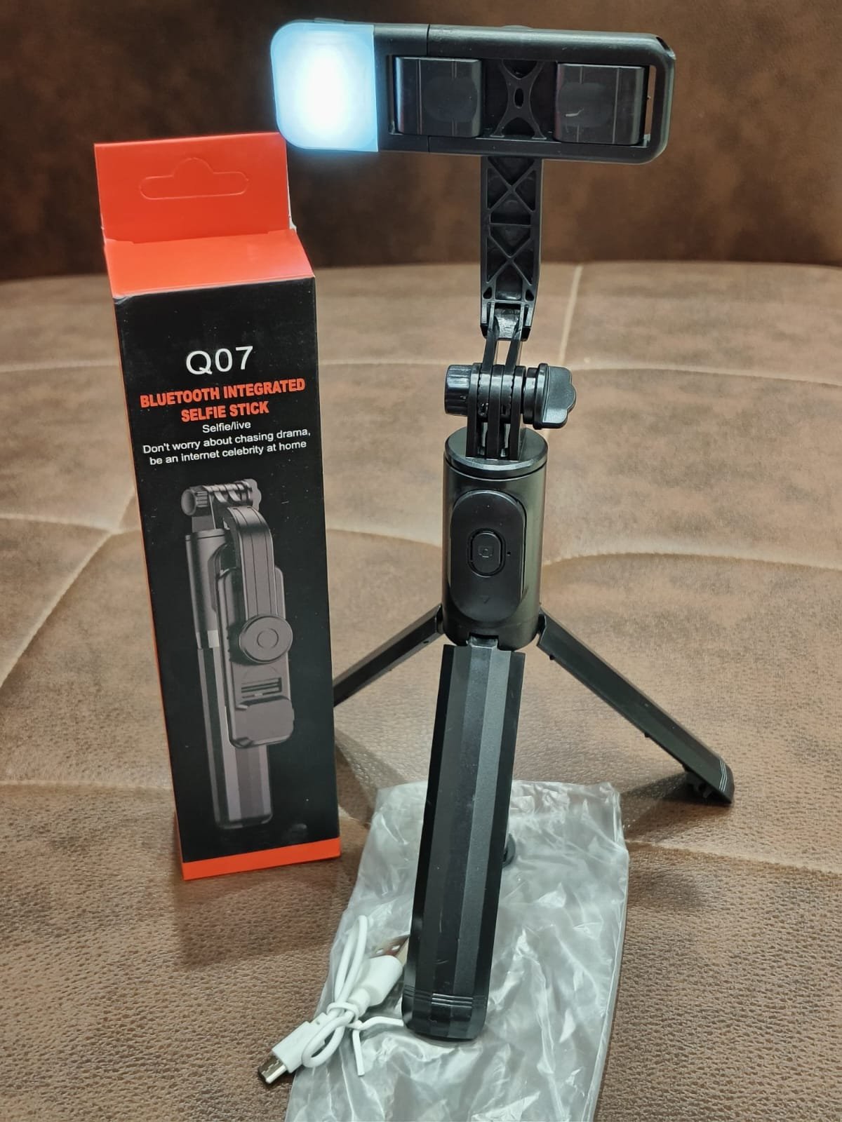 Q07 Bluetooth Selfie Stick Tripod with Wireless Remote Control | Q07 Bluetooth Selfie Stick Tripod with Wireless Remote – মোবাইল সেলফি স্টিক ও ট্রাইপড - Image 4