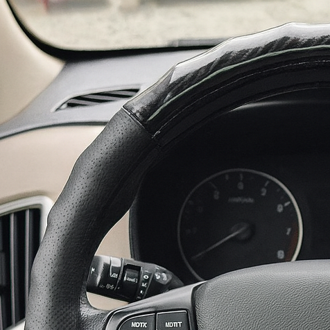 Car Grip Half Carbon Beat Steering Wheel Cover - Image 3