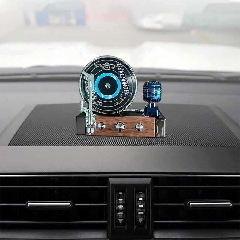 Phonograph Car Aroma Diffuser – Solar-Powered Retro Style Car Perfume - Image 5